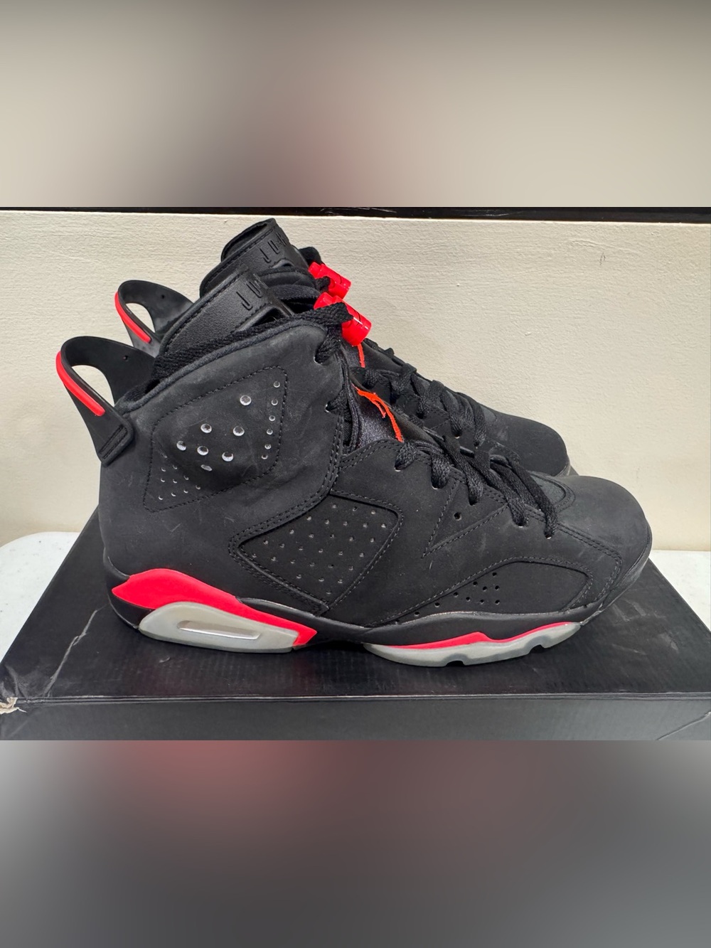 Air Jordan 6 Retro Black Infrared Men’s Size 9 with Box